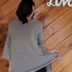 Oversized half sleeve sweater